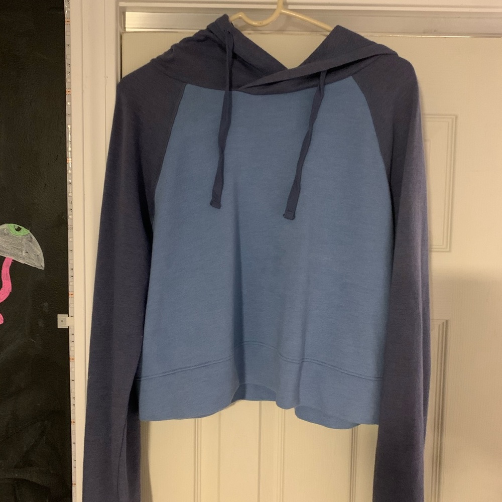 cropped hoodie